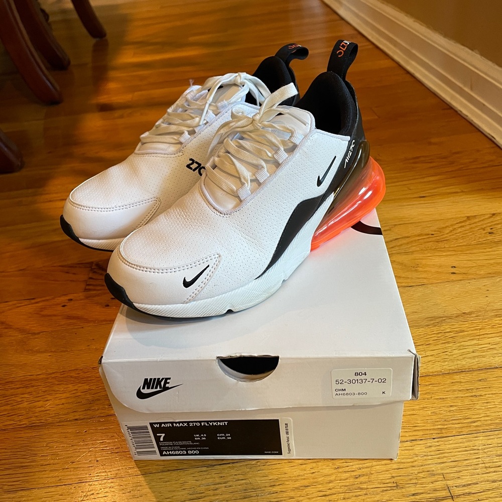 Nike Airmax 270 Flyknit womens 7